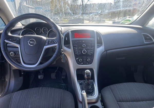 Opel Astra cena 18900 przebieg: 168000, rok produkcji 2012 z Białystok małe 56